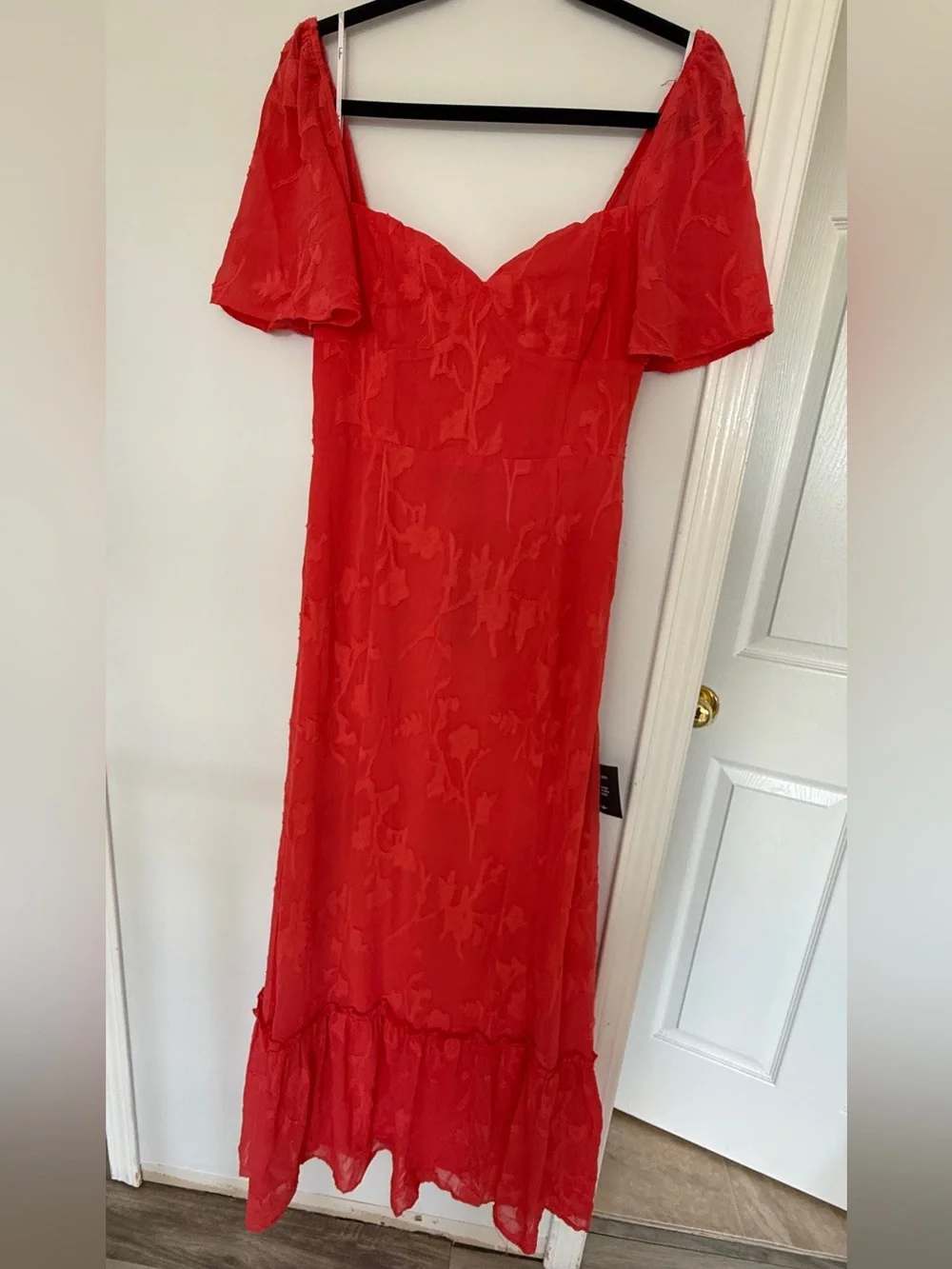 Coral Floral Embroidered Maxi Dress - Women - Picture 3 of 4